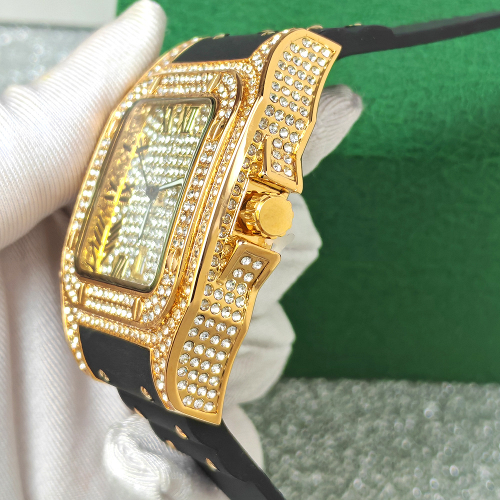 Montre à quartz carrée tendanc - Luxury Watch With Rubber Strap avis et prix