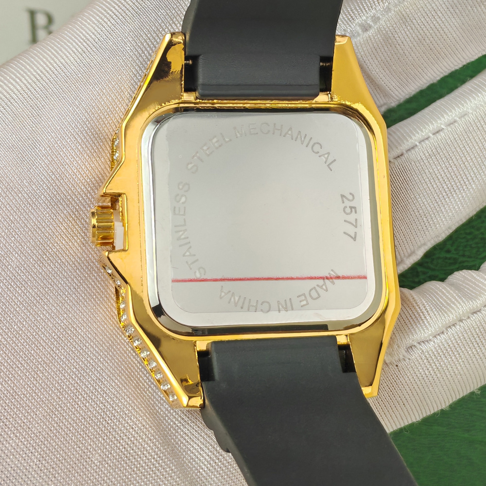Montre à quartz carrée tendanc - Luxury Watch With Rubber Strap avis et prix