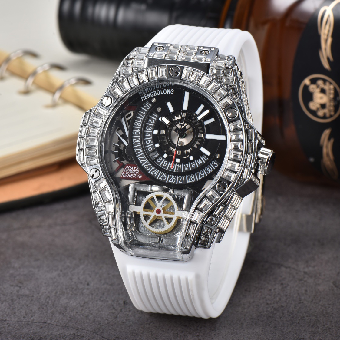 Boîtier en diamant complet aff - Luxury Watch With Rubber Strap avis et prix