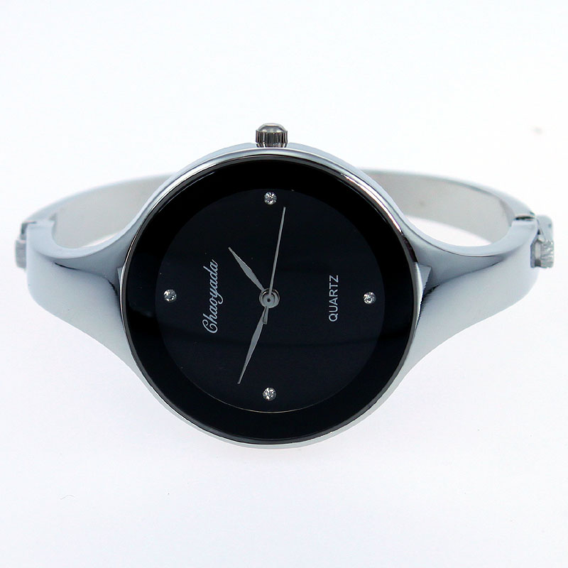 Montre manchette en acier inox - Luxury Watch Female avis et prix